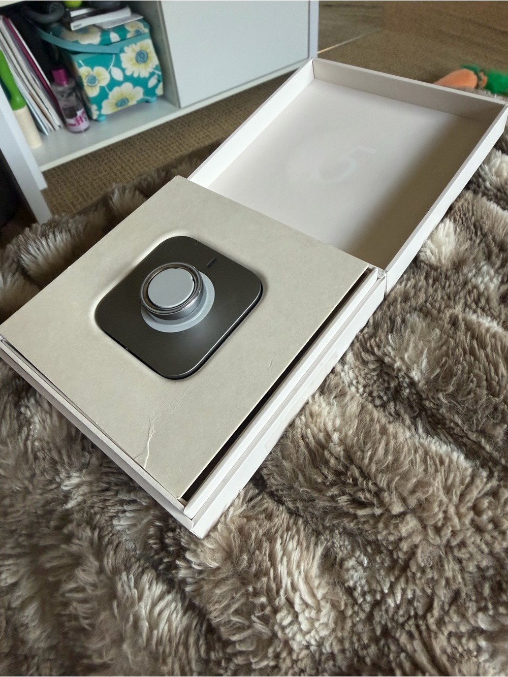 Oura Ring 4, Size 7, Comes with charger in box